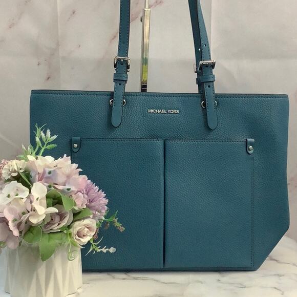 NWT Michael Kors Travel Jet Teal - Picture 1 of 6